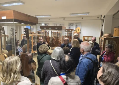 Incontro coi volontari e visita alla Civica Scuola di Liuteria di Milano